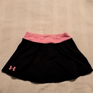 Under Armour girls size 5 black skirt with modesty shorts
